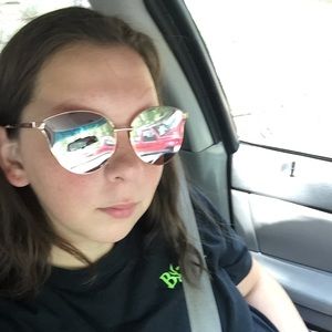 Meet your Posher, Karley